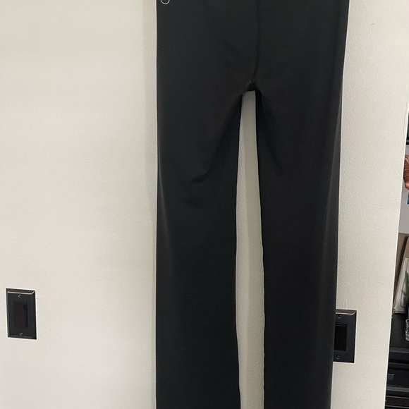 NWT. Puma Fitness Tight Straight Leg Pants. Sz XL - Picture 2 of 9